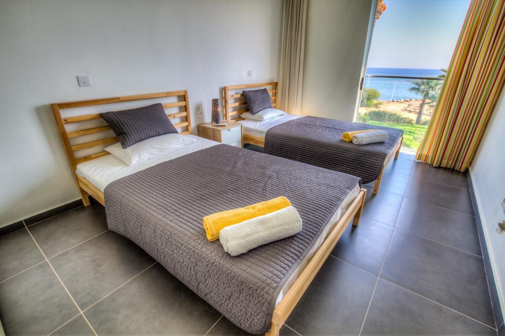 Beachfront Trident Protaras Exterior foto